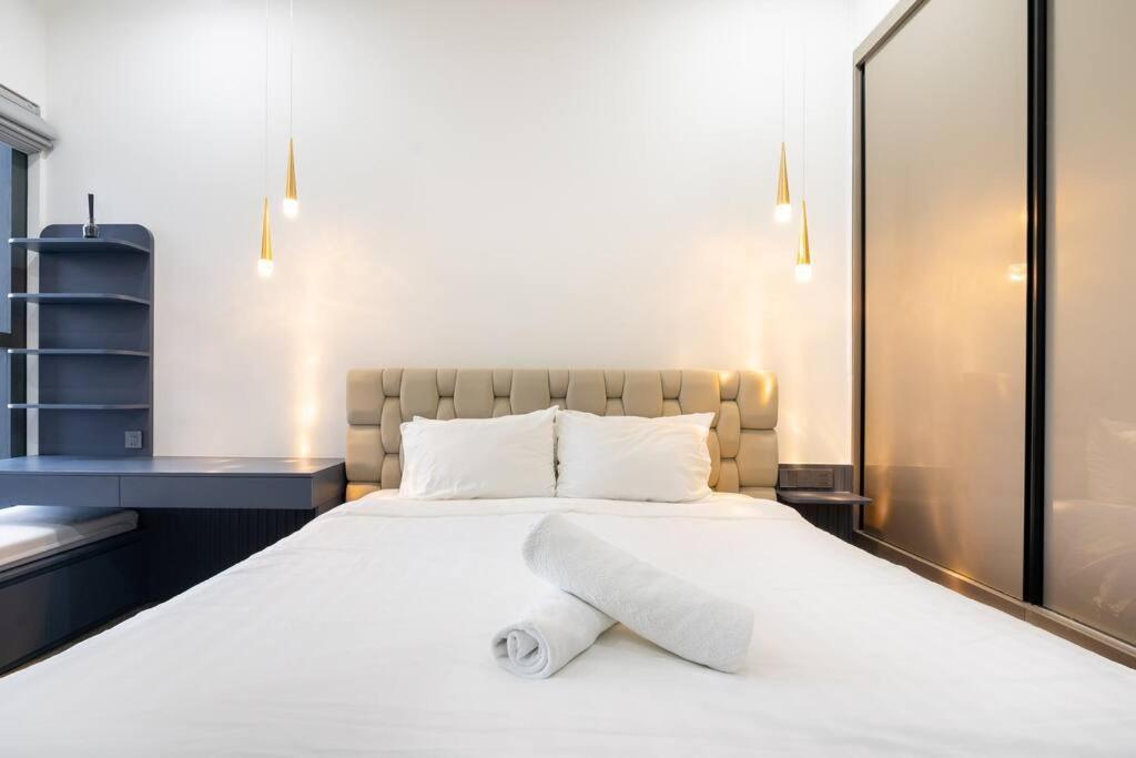 The Rixx Superior Apartment@d1/pool/gym/security Căn hộ