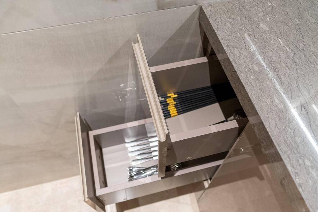 The Rixx Superior Apartment@d1/pool/gym/security * TP. Hồ Chí Minh
